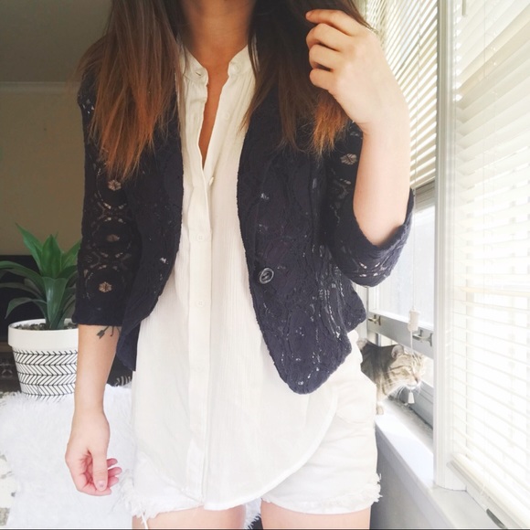 Francesca's Collections Jackets & Blazers - Francesca’s collection lace spring blazer